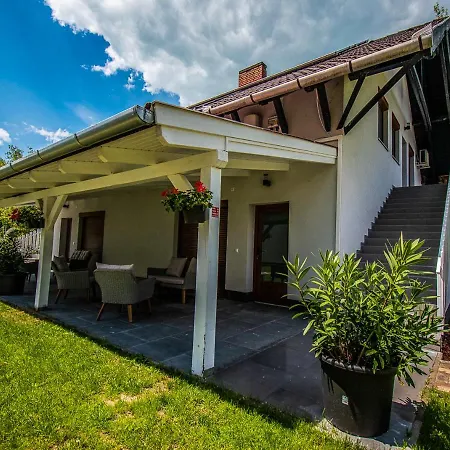 Zier Aparthotel Balatonszárszó