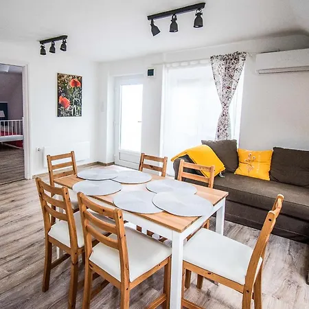 Aparthotel Zier Balatonszárszó